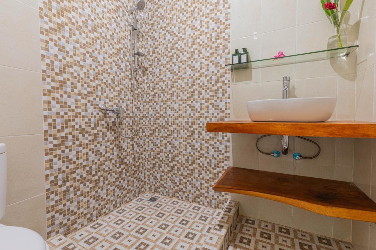 Candra Loka Studio & Apartment By The Loka Kerobokan Exteriör bild