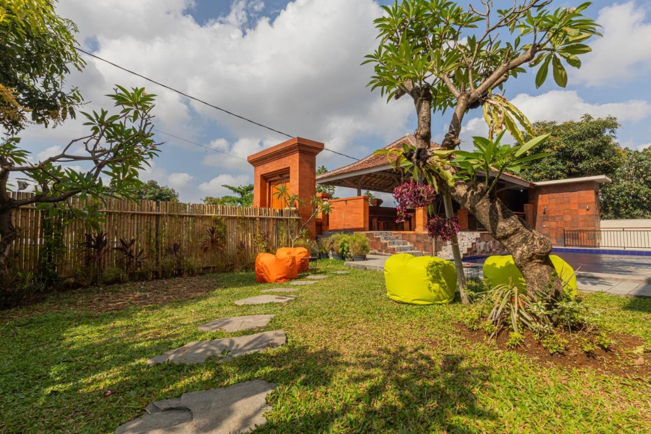 Candra Loka Studio & Apartment By The Loka Kerobokan Exteriör bild