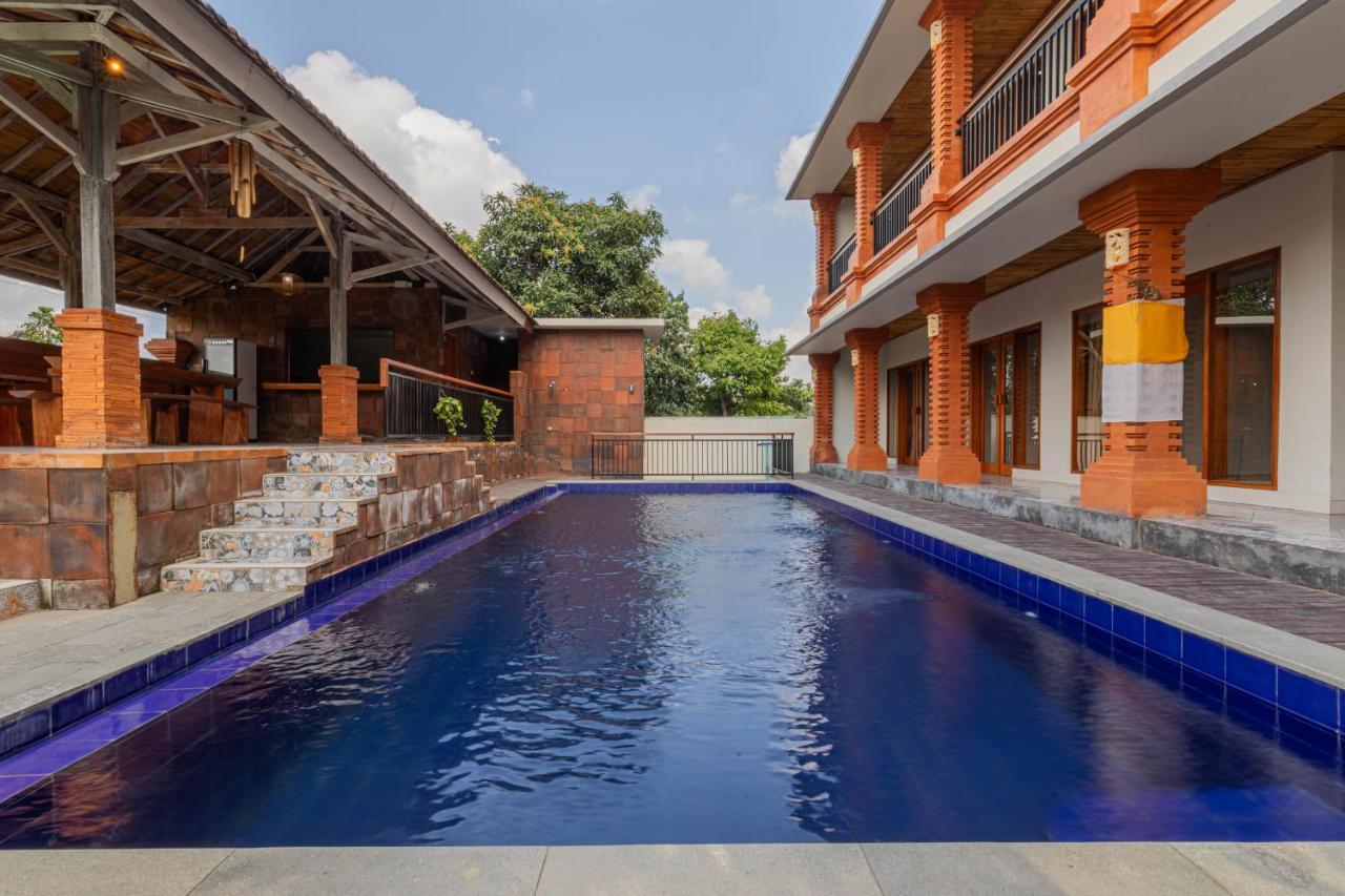 Candra Loka Studio & Apartment By The Loka Kerobokan Exteriör bild