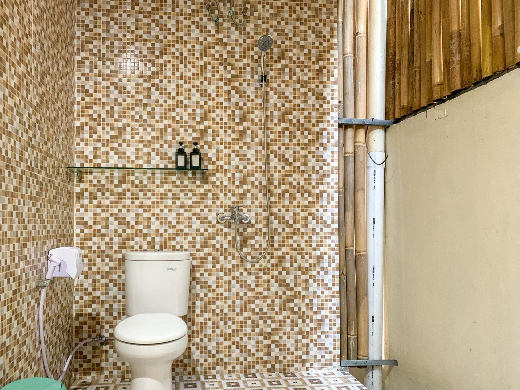 Candra Loka Studio & Apartment By The Loka Kerobokan Exteriör bild